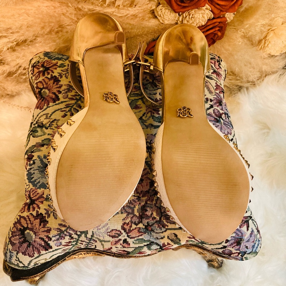 Women’s size 6 1/2 Rock  & Republic heels in original box